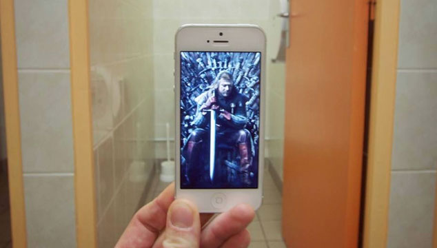 imagen Un fotógrafo recrea con su iPhone escenas famosas del cine y la TV (FOTOS)