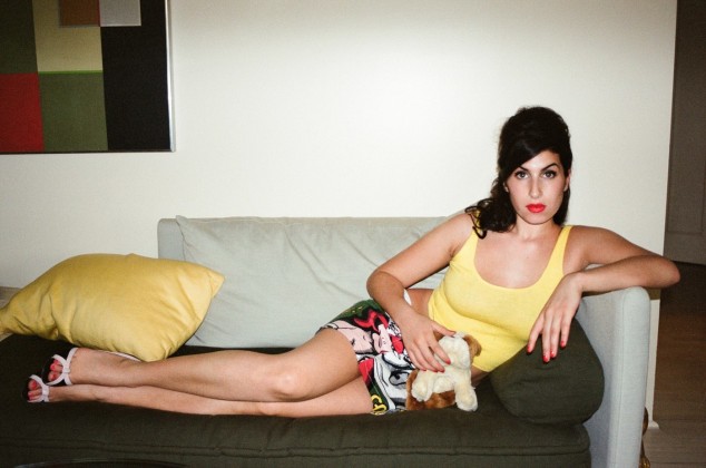 unseen-photos-of-a-young-amy-winehouse-were-the-happy-result-of-a-huge-thunderstorm-body-image-1463378928