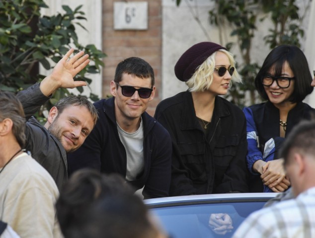 Mandatory Credit: Photo by Salvatore Laporta/IPA/REX/Shutterstock (9177649j) Brian J. Smith and Tuppence Middleton 'Sense8' on set filming, Naples, Italy - 26 Oct 2017
